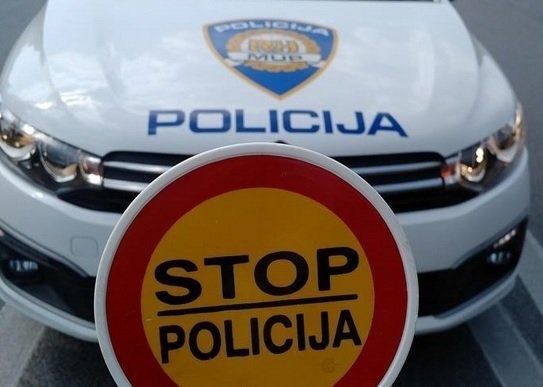 Slika /PU splitsko-dalmatinska 2022/Vijesti (svakodnevno)/Stop policija.jpg